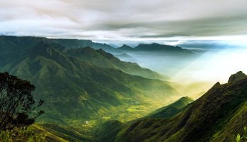 Breathtaking Sunrise at Kolukkumalai